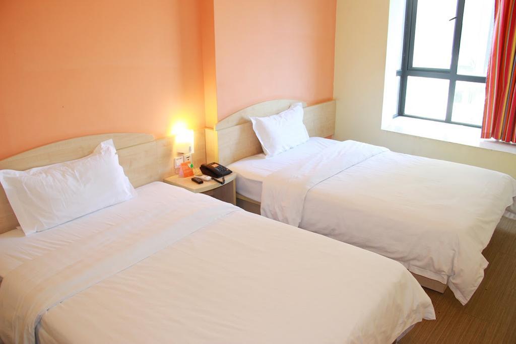 7Days Inn Zhumadian Railway Station Εξωτερικό φωτογραφία