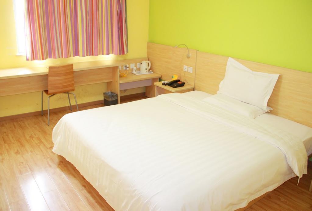 7Days Inn Zhumadian Railway Station Εξωτερικό φωτογραφία
